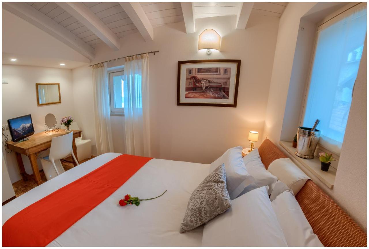 Villa Aquarius - Larihome A08 Vercana Eksteriør billede